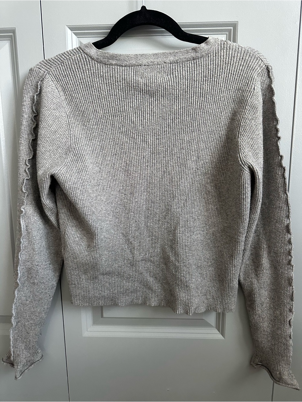 Who What Wear Light Gray Ribbed Ruffle-Trim Cardigan - Picture 2 of 3